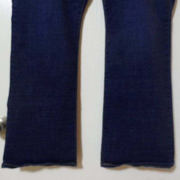 Levi's Women's Plus Size Classic Bootcut Jeans Dark Wash Size 20W Med Stretch - Picture 8 of 11